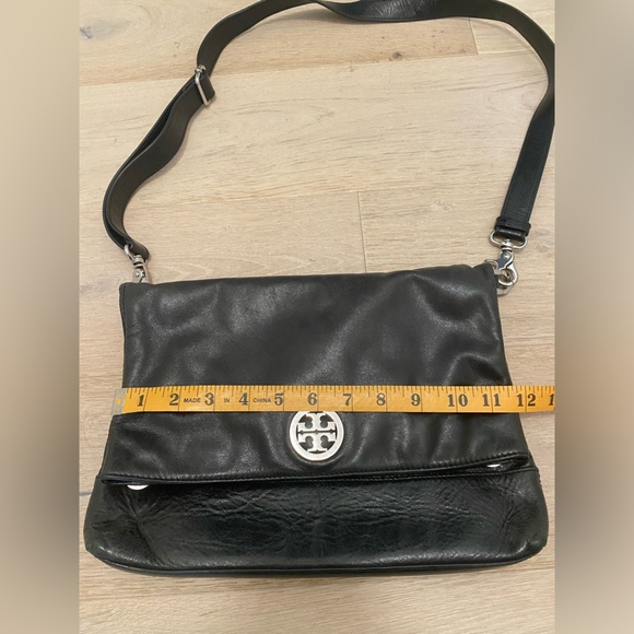Tory Burch Black Crossbody Purse with Silver Hardware. Convertible Straps - Picture 13 of 15